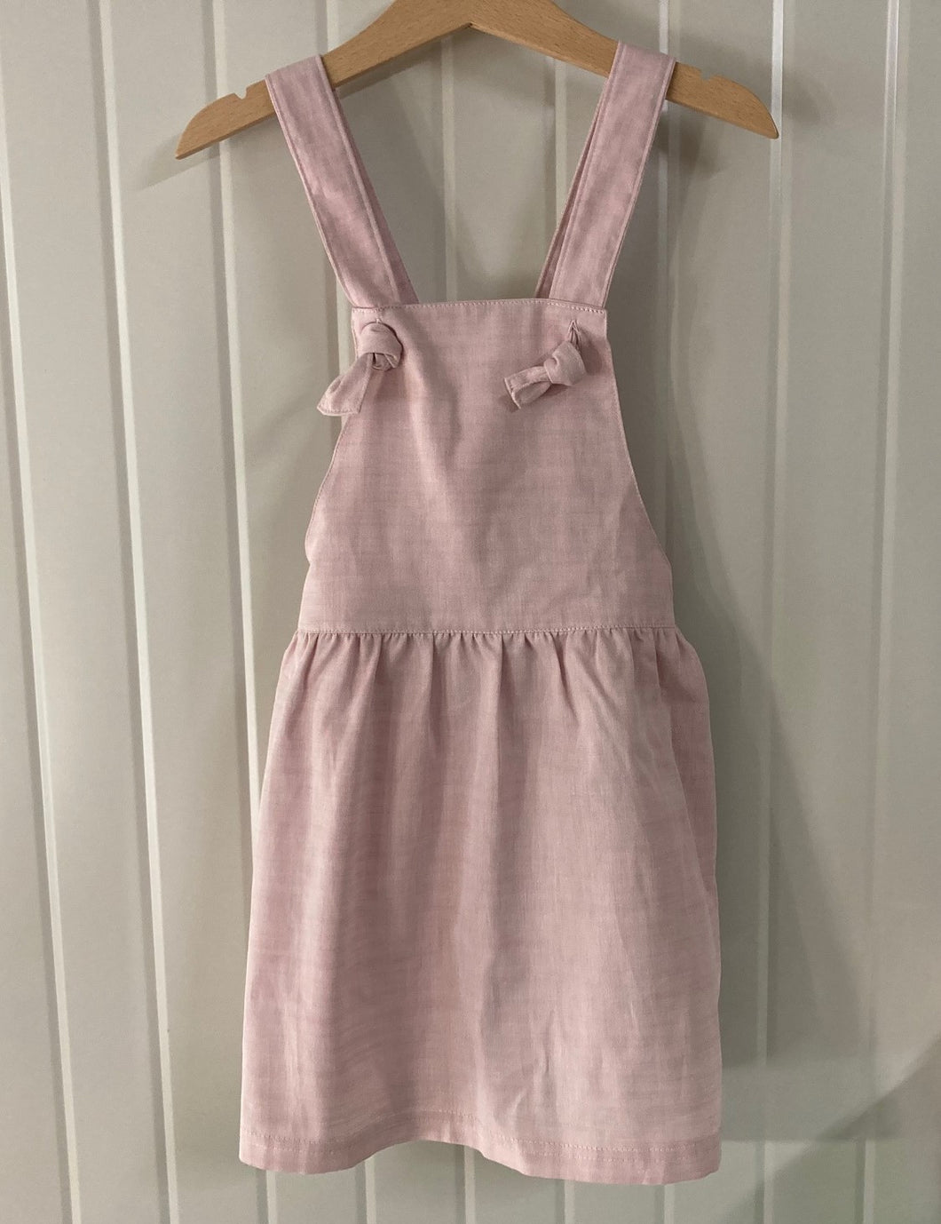 Strap dress in rose